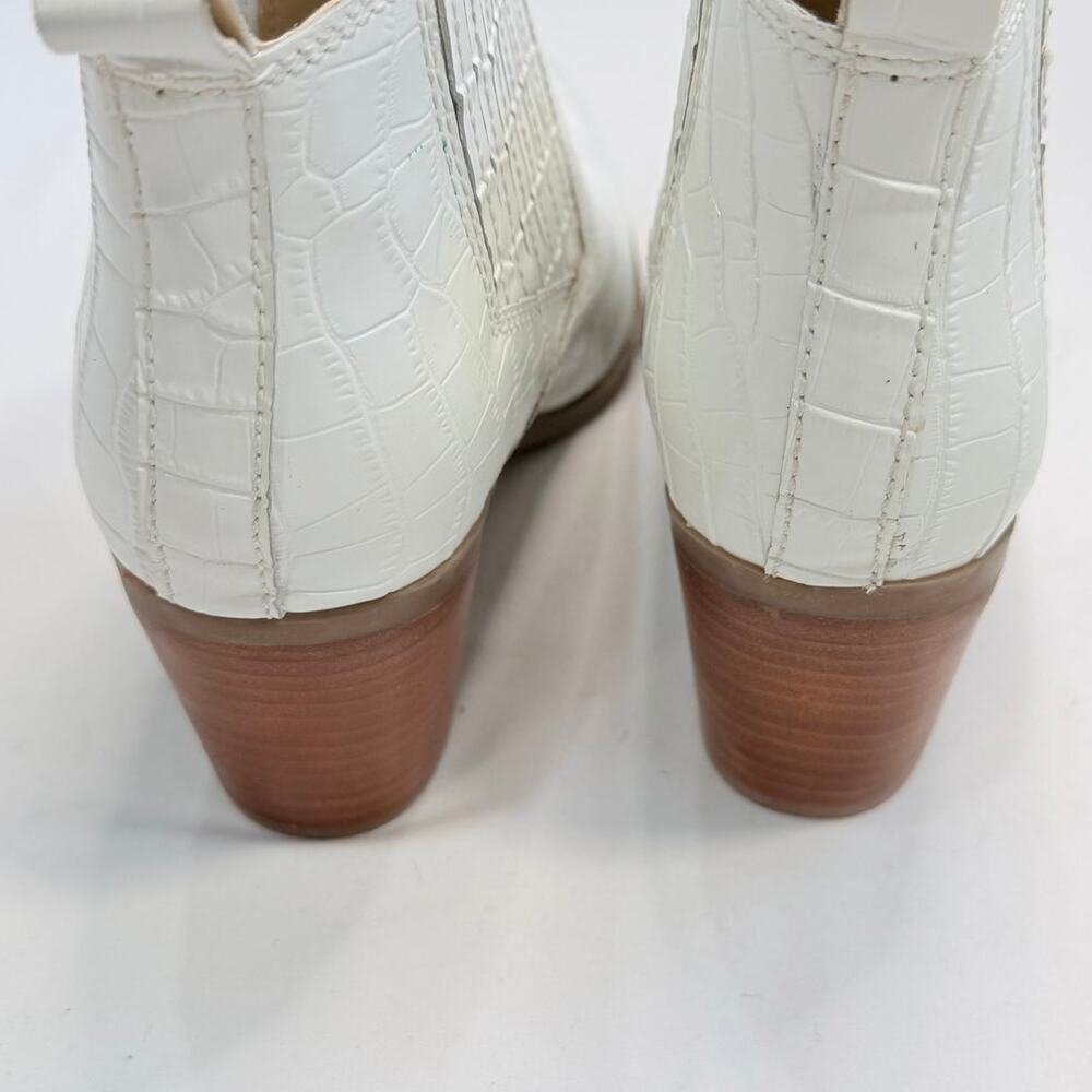 Marc Fisher White Western Ankle Boots Croc Embossed 9 Coastal Cowgirl Festival - Picture 7 of 10